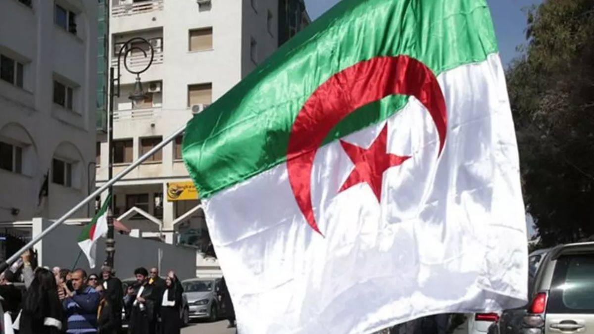 Cezayir'den İngiltere ile ABD'ye tepki