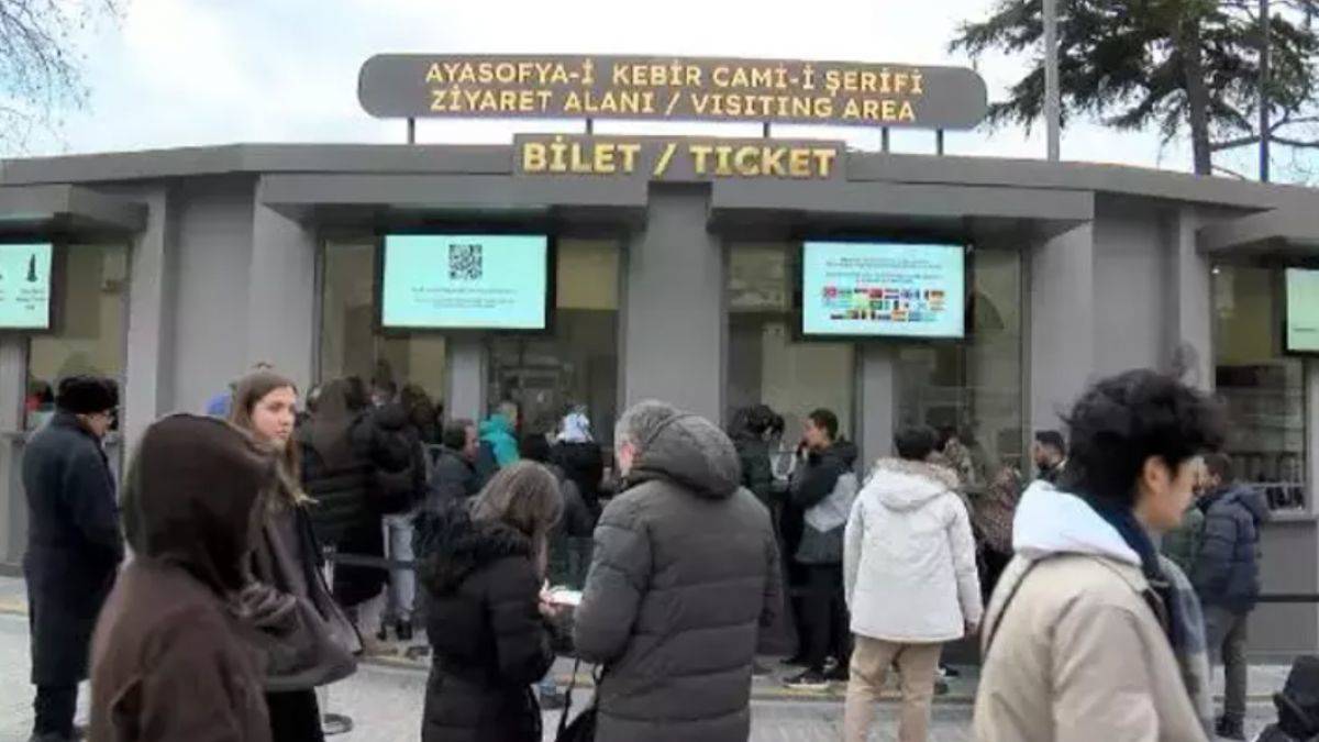 Ayasofya'da yeni dönem; giriş 25 Euro oldu