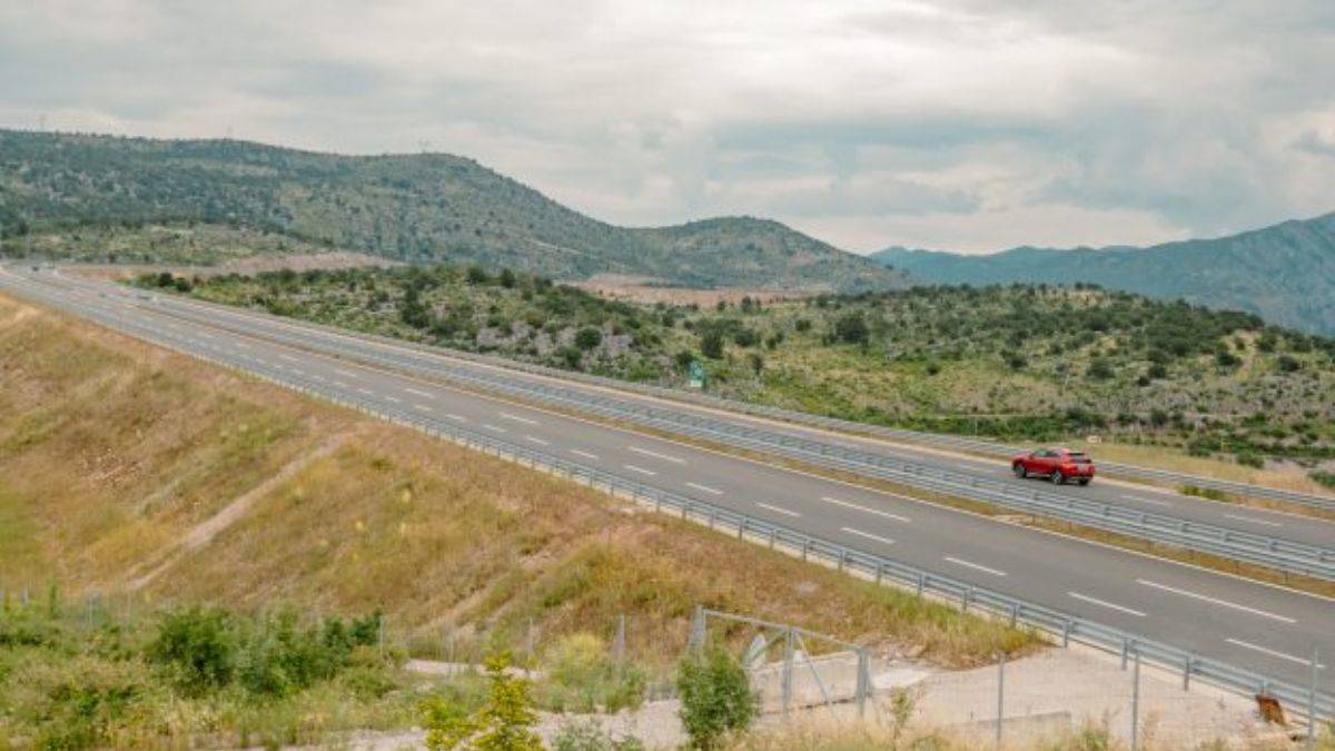 Karadağ'ı borca batıran Çin projesi otoyol