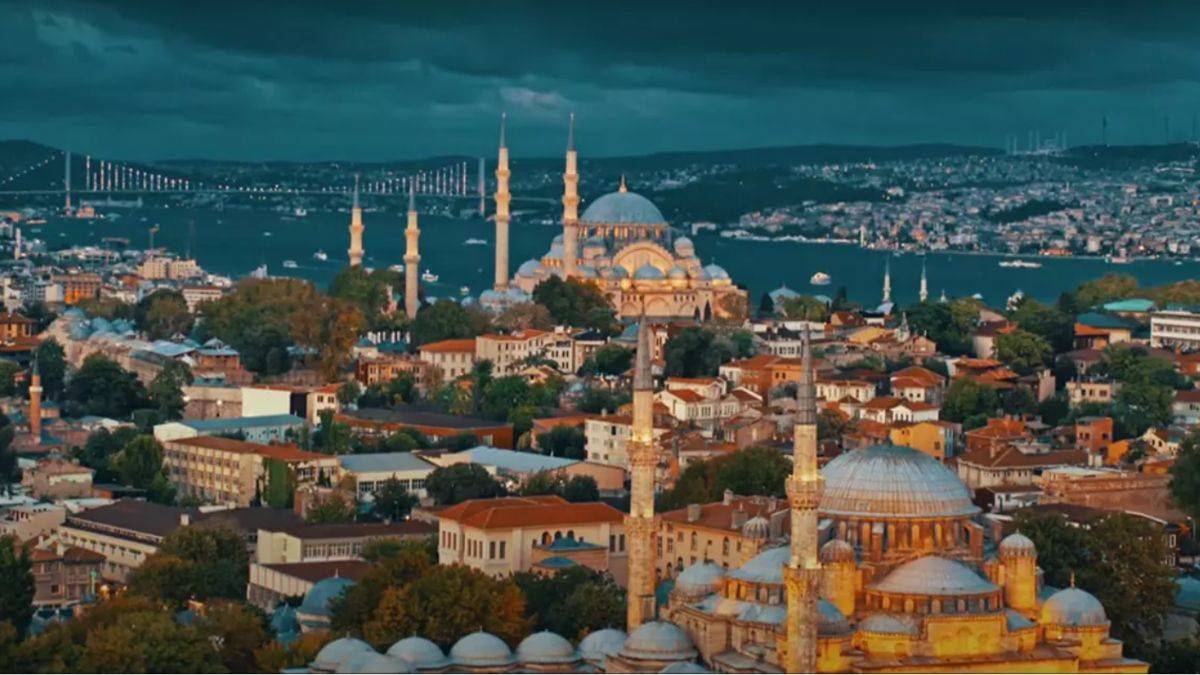 AK Parti'nin ''Sevdamızsın İstanbul'' şarkısı büyük beğeni topladı