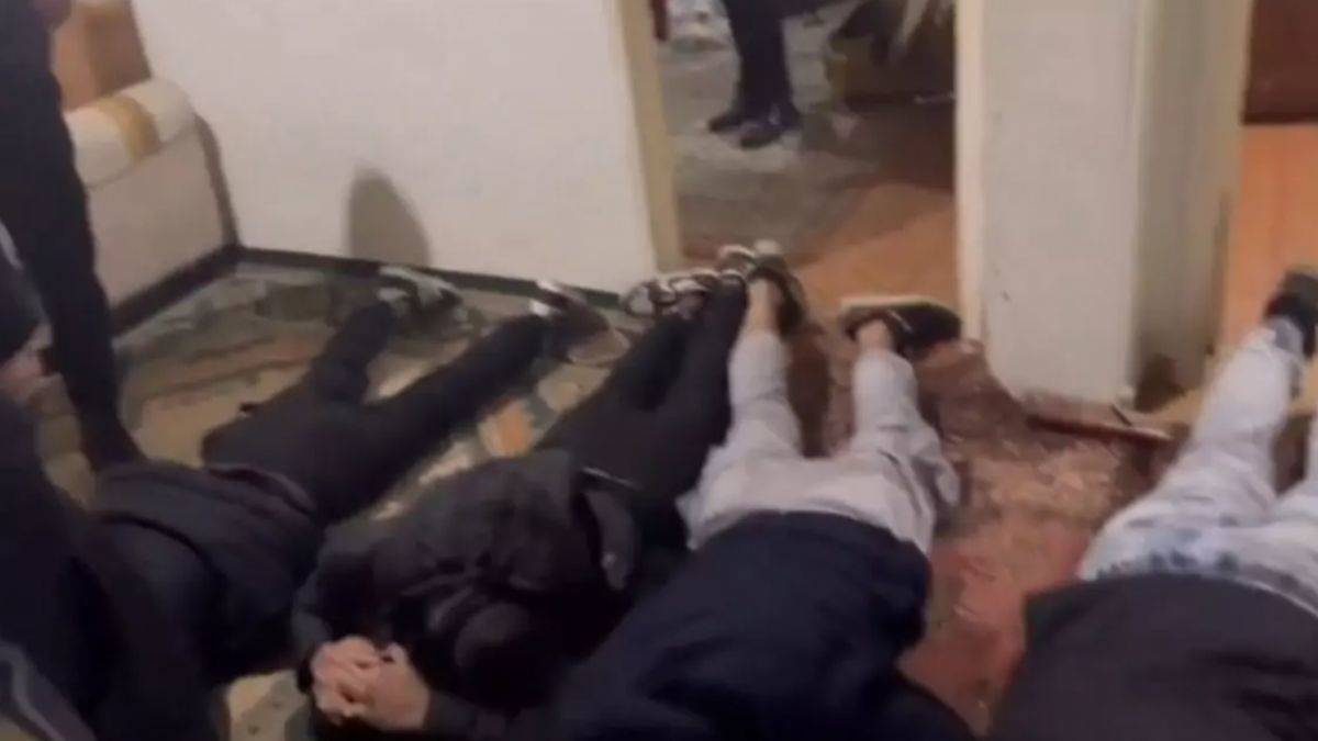 İstanbul'da ''Kalkan-10'' Operasyonu: 9 Göçmen Kaçakçılığı Organizatörü yakalandı