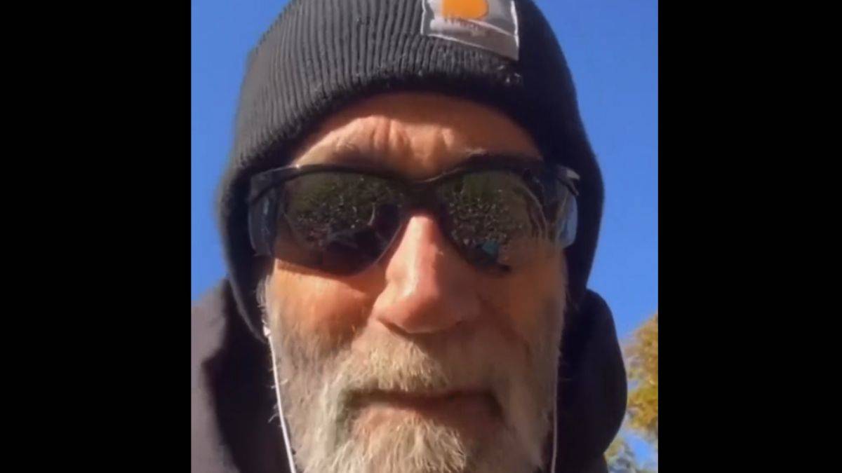 Sesli kitap dinlerken Kur'an'a denk geldi, İslam'ı seçti