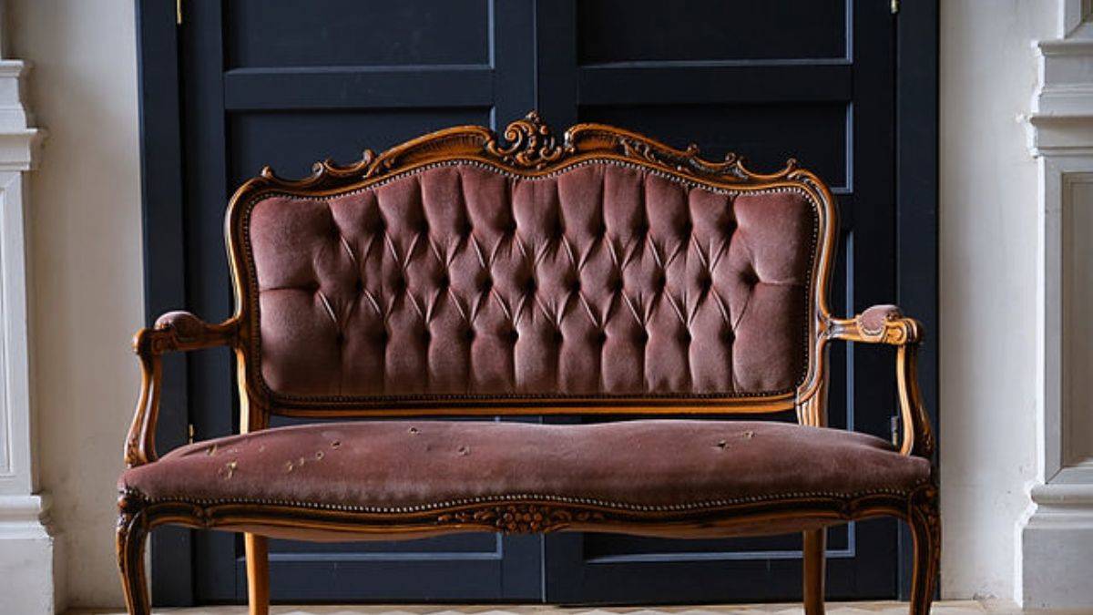 Eski kanepelerin gözyaşlarına aldırmadan sokağa attınız