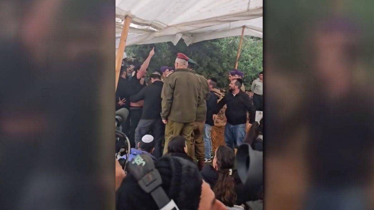 Cenazede bakana bağırdı: Kardeşim boşuna ölmedi