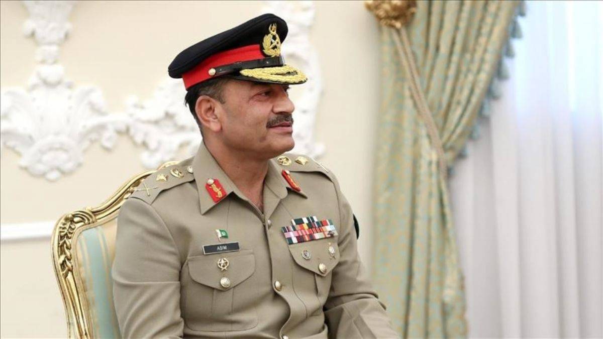 Pakistan ordusundan komşu ülkelere sert mesajlar