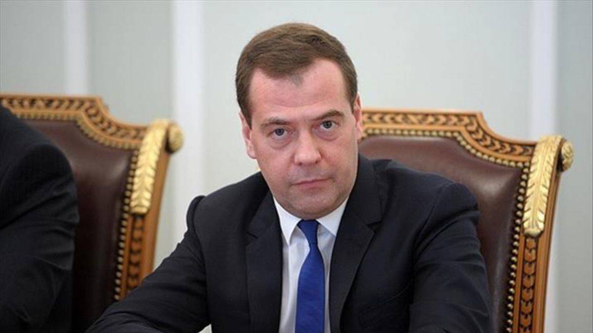 Medvedev: Bunak Biden'ın ülkesinde iç savaş kapıda