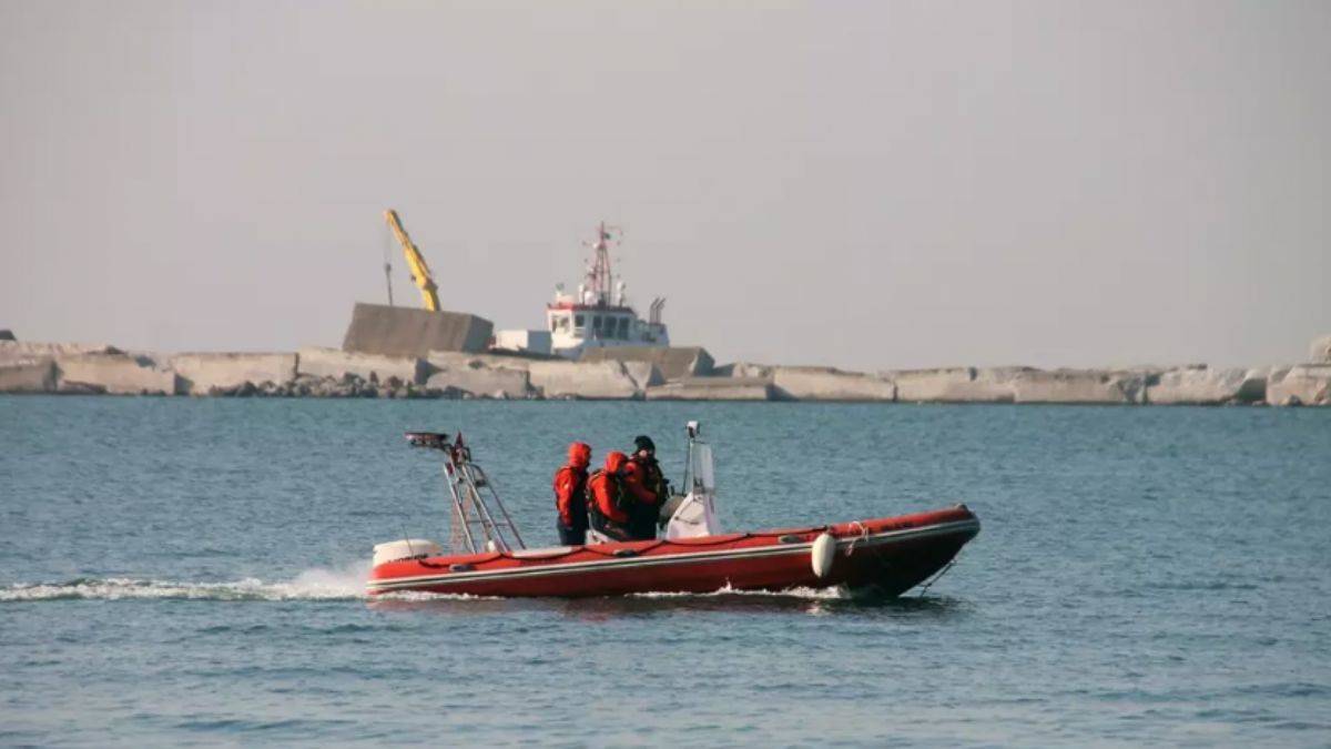 Zonguldak'ta batan geminin kayıp 7 personeli için arama çalışmaları sürüyor