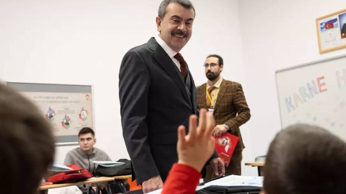 Bakan Tekin'den müfredat değişikliğine ilişkin açıklama