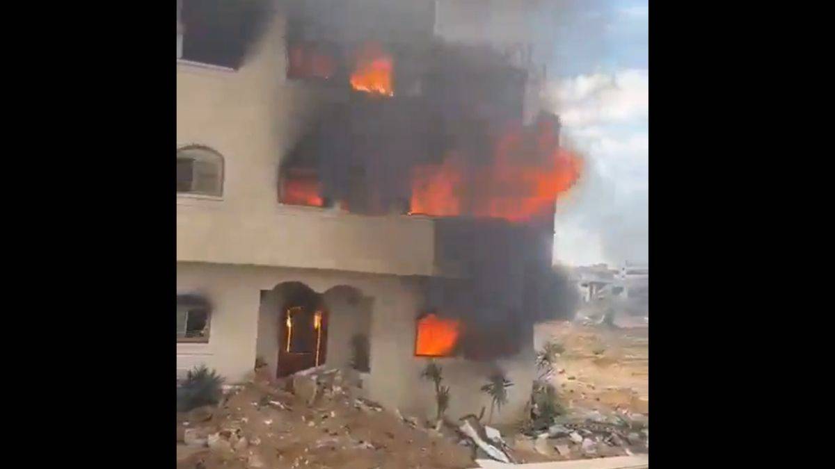 İsrailli askeri doktor: 'Ordu Gazze'de evleri yağmaladı, yaktı ve esirleri infaz etti'