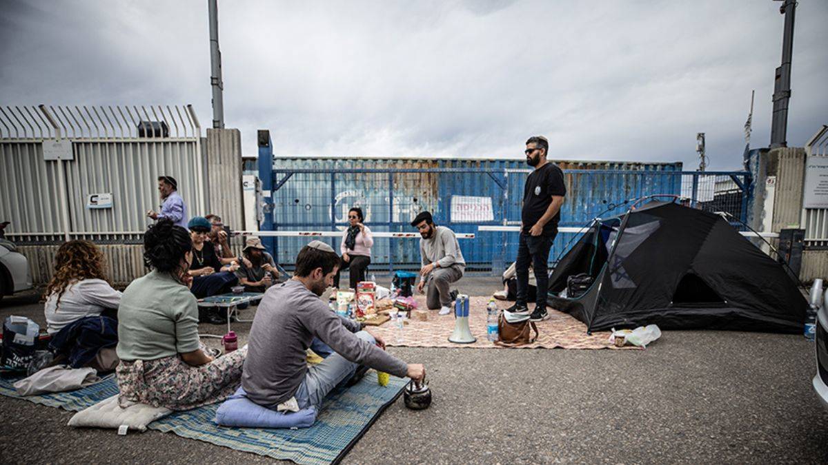 Gazze açlıktan kıvranıyor, Yahudiler yol kesiyor