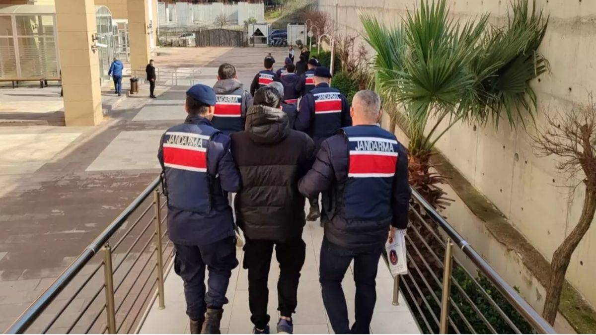 Konya ve Antalya'da DEAŞ'a operasyon!