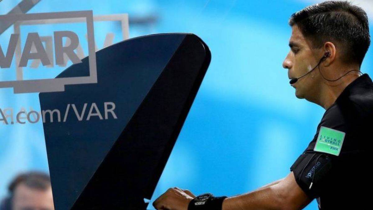 Galatasaray-Sparta Prag maçında VAR hakemi var mı? Avrupa Ligi maçında VAR var mı?