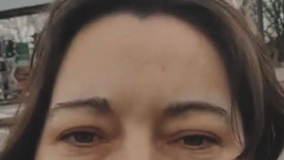 İngiliz kadın, dünya genelindeki katliamlara karşı Tepkisini dile getirdi