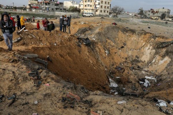 Soykırımcı İsrail Gazze'yi adeta savaş test alanına dönüştürdü!