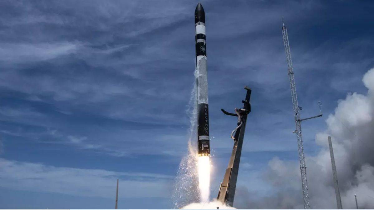 Japon Astroscale uzay enkazını gözlemlemek için uydu fırlattı