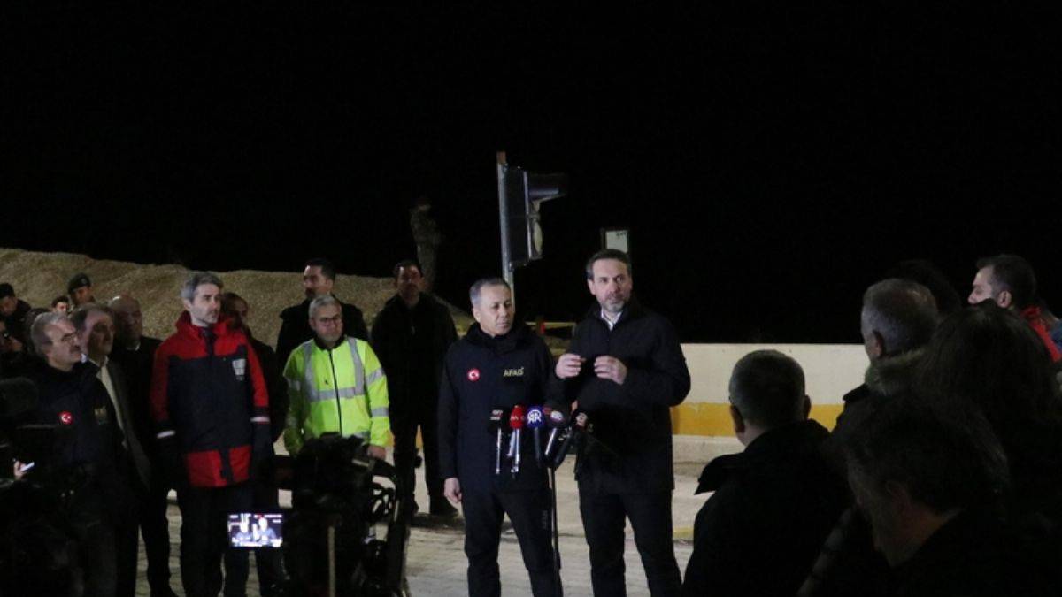 Erzincan'da 2 şiddetinde deprem etkisinde heyelan