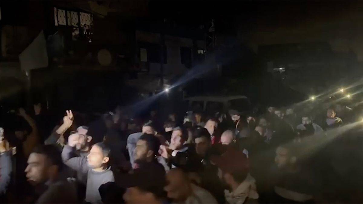 Gazze'nin kuzeyinde Filistinliler sokağa döküldü