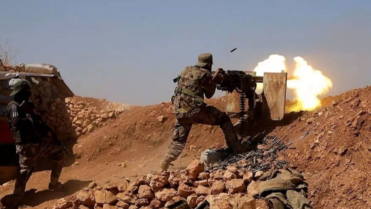 Arap aşiretleri Deyrizor'da PKK/YPG'nin sözde karargahlarına baskın düzenledi