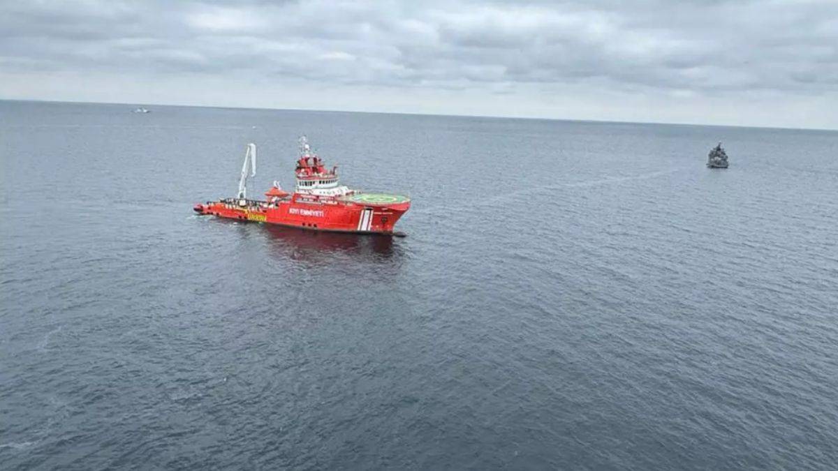 Marmara Denizi'ndeki kayıp 4 denizci için arama çalışmaları devam ediyor