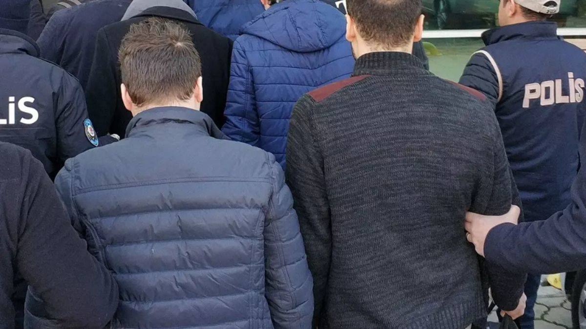 FETÖ'nün Hava Kuvvetleri yapılanması soruşturmasında 15 gözaltı kararı