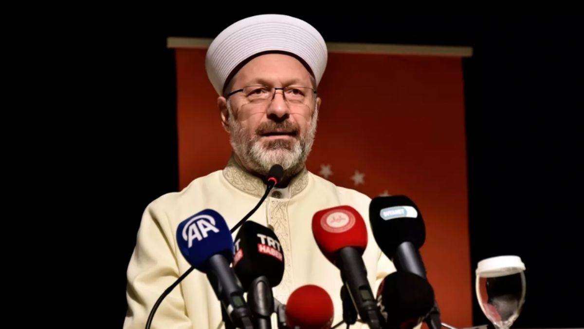 Ali Erbaş: Müslümanların birleşmesi için yapmamız gerekeni önce ellerimizle sonra dilimizle ve dualarımızla yapmalıyız