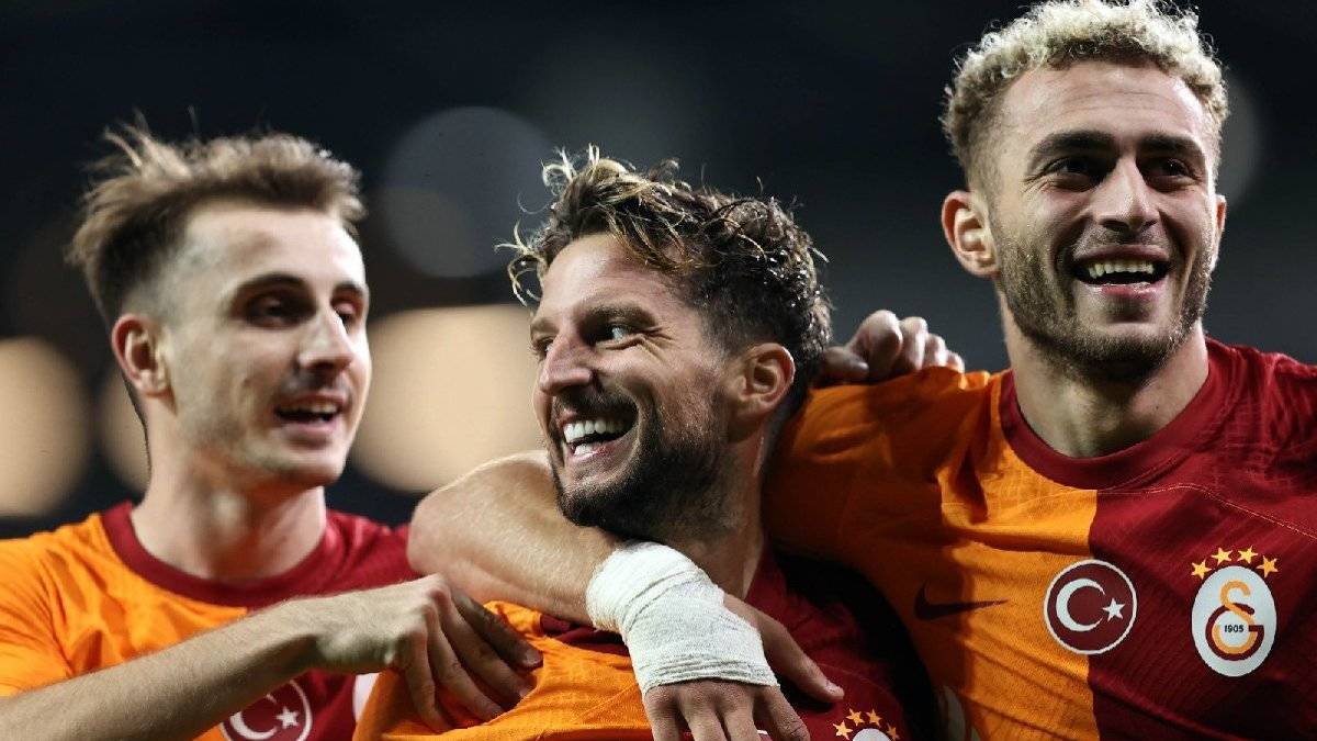 Galatasaray puan durumu | Galatasaray-Antalyaspor'a yenilirse, berabere kalırsa lider hangi takım olur? GS puan kaybederse 2. sıraya mı düşer?
