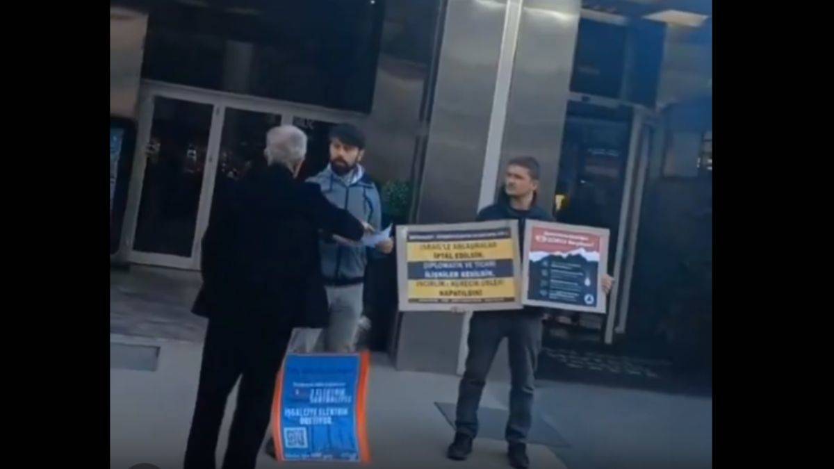 Trabzon'da İsrail'i protesto eden gençlere saldırı