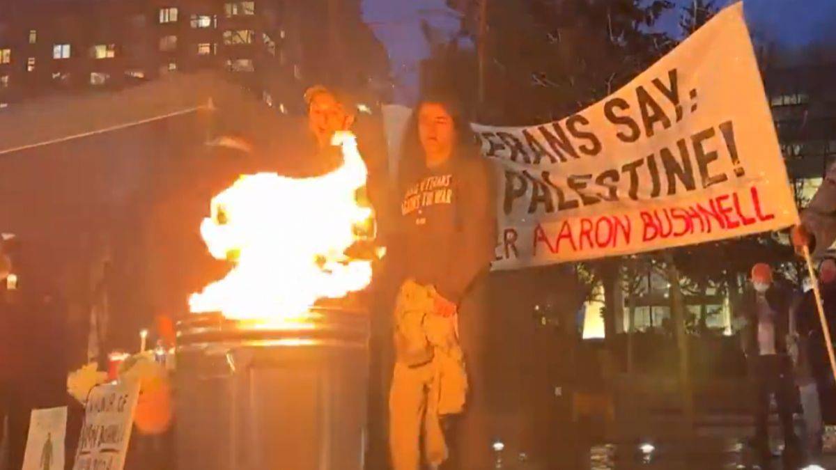 Aaron Bushnell eylemi! Üniformalarını ateşe verdiler