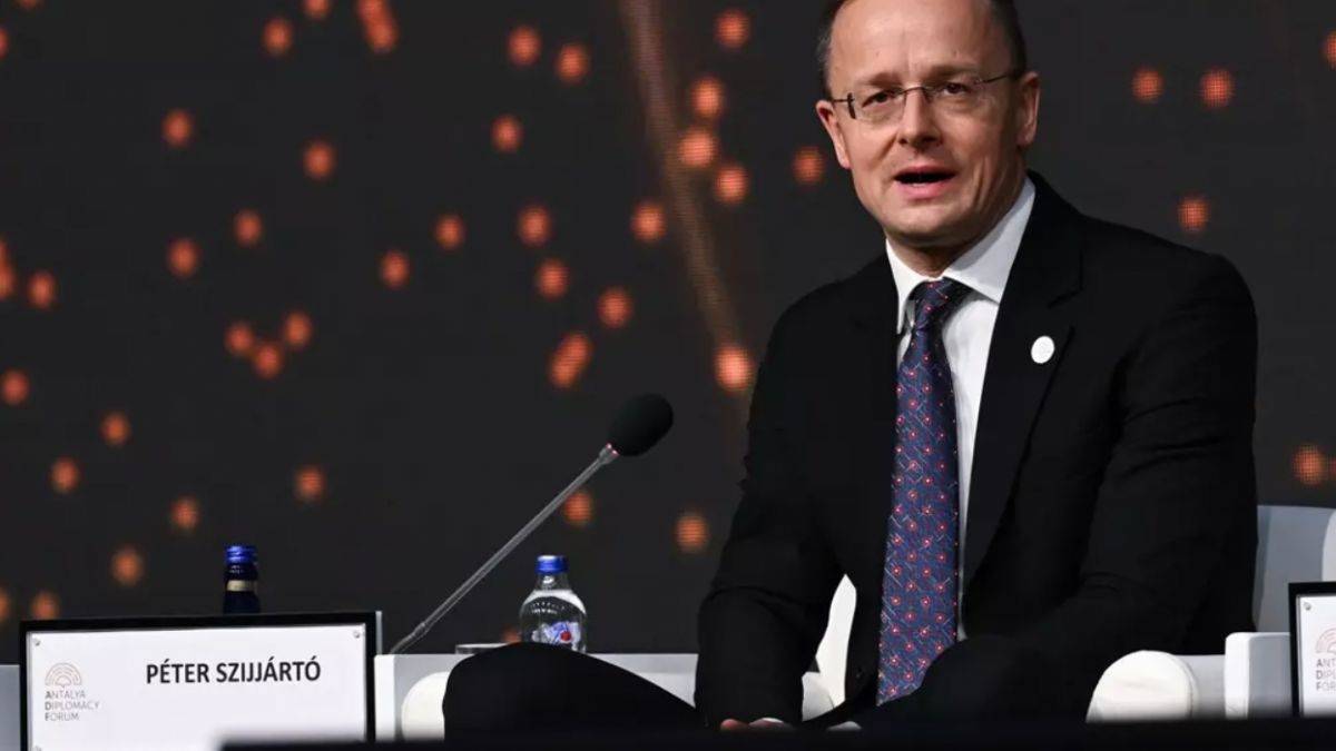 Szijjarto: Türkiye sayesinde dünyayı dolaşmak zorunda kalmıyoruz