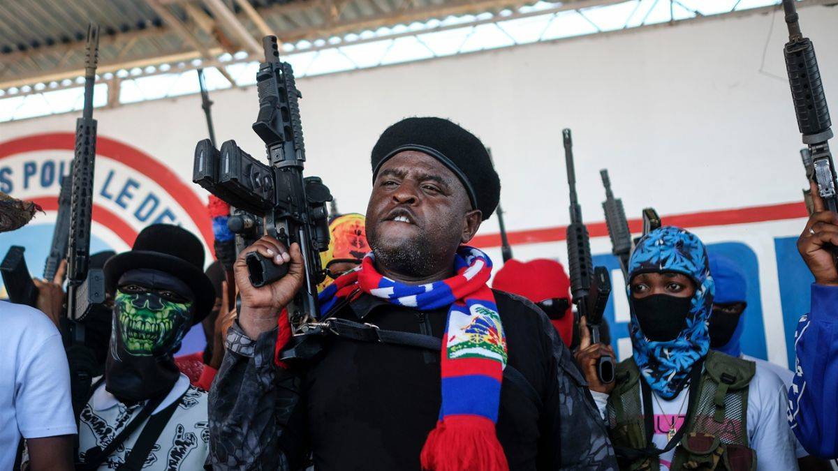 Eski polisten hükümete iç savaş ve soykırım tehdidi