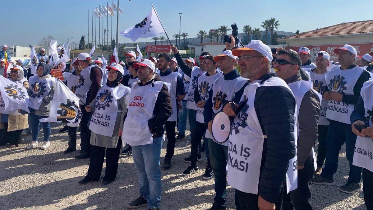 Öz Gıda İş Sendikası Lezita’da Grevi Başlattı