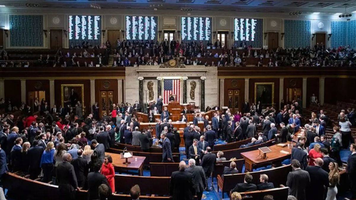 ABD'de federal hükümetin kısmi olarak kapanmasını önleyecek bütçe tasarısı Senatodan da geçti