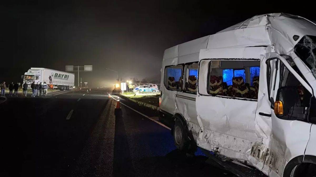 Tır ile öğrenci servisi çarpıştı: 7 yaralı