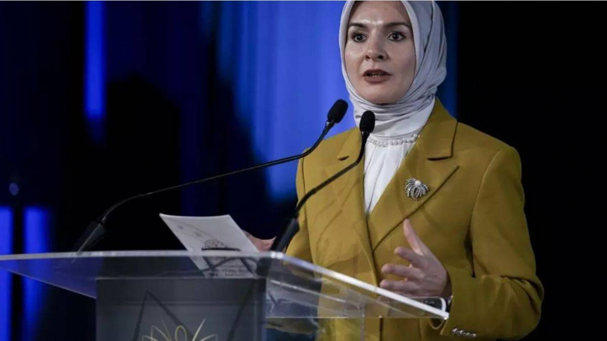 Bakan Göktaş New York'taki Türkevi'nde gurbetçilerle buluştu! ''Burası sizin eviniz''