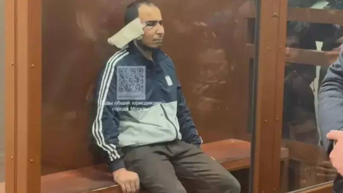 Moskova'da yakalanan 4 şüphelinin son halleri dikkat çekti