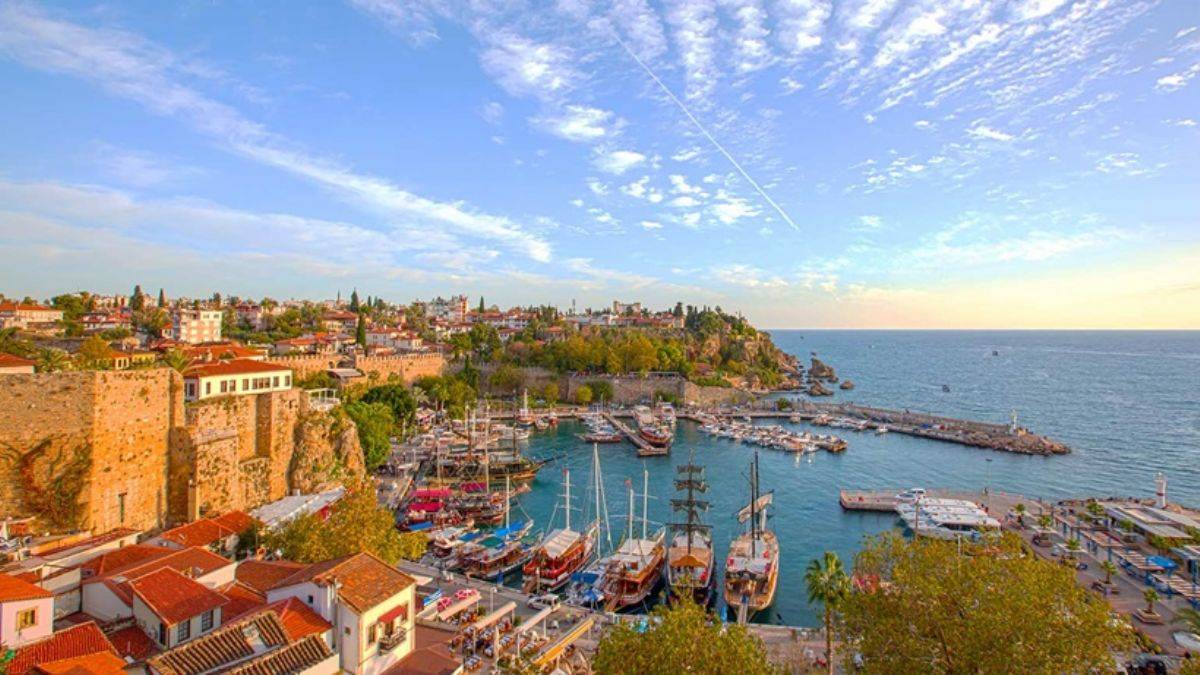 Antalya  Büyükşehir hangi partide? Antalya Büyükşehir Belediye başkanı kimdir? Ak Parti CHP Antalya Belediye başkan adayları