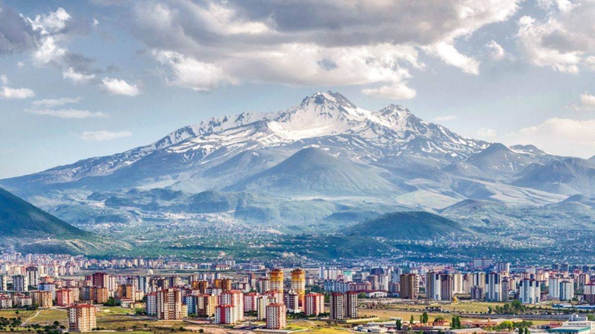 Kayseri Büyükşehir hangi partide? Kayseri Büyükşehir Belediye başkanı kimdir? Ak Parti CHP İyi Parti Kayseri Belediye başkan adayları