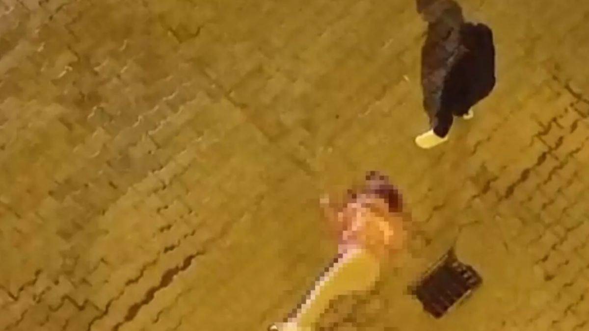 Boşanma aşamasındaki eşini öldürdü