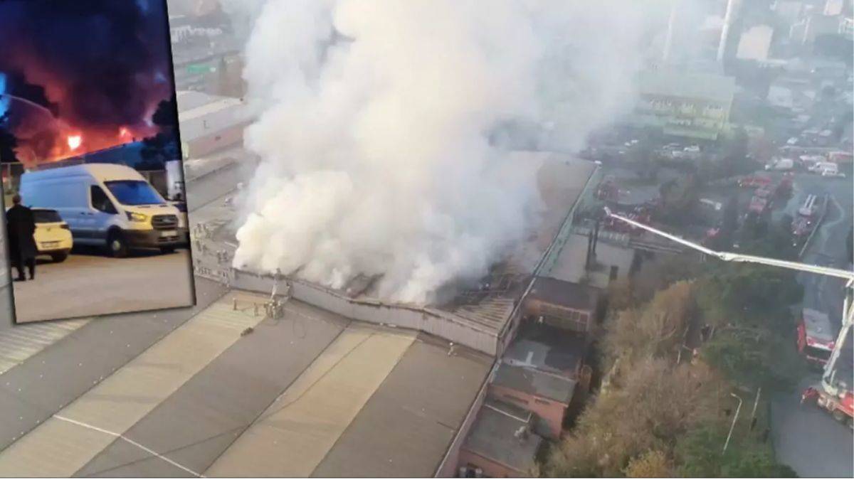 Küçükçekmece'de halı fabrikasında büyük yangın