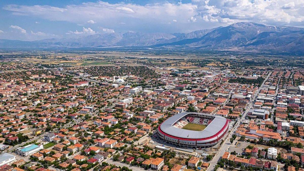 Erzincan merkez hangi partide? Erzincan Belediye başkanı kimdir? Ak Parti CHP MHP Erzincan Belediye başkan adayları