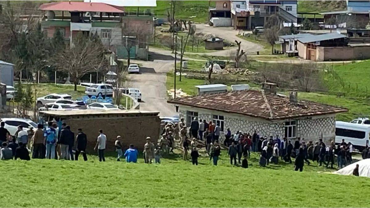 Muhtarlık seçimi nedeniyle çıkan silahlı kavgada 1 kişi öldü, 11 kişi yaralandı