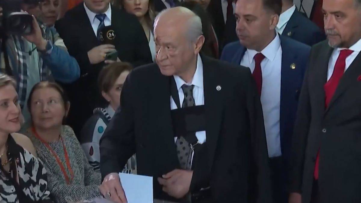 Bahçeli'nin yüzündeki morlukların sebebi açıklandı