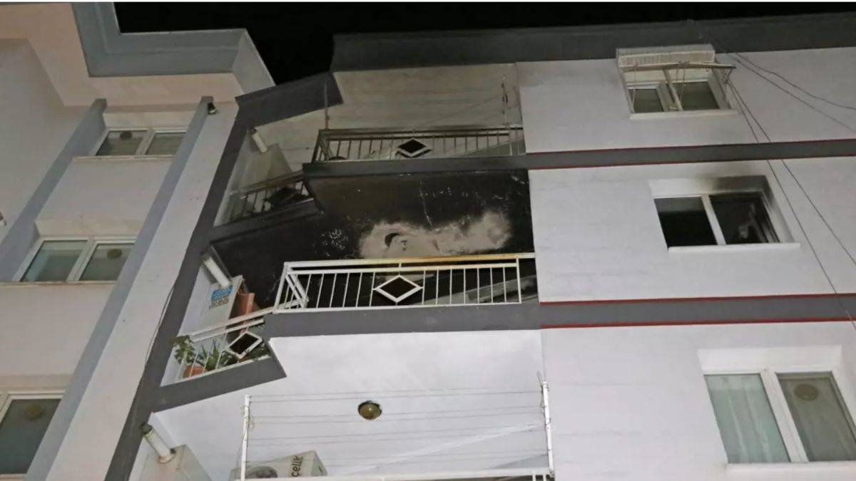 Apartman dairesinde yangın! Bir kişi öldü, 3 kişi yaralandı