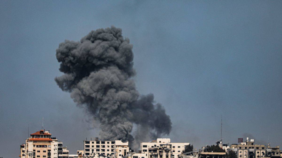 İsrail ordusu, Şifa Hastanesini tamamen yıktı