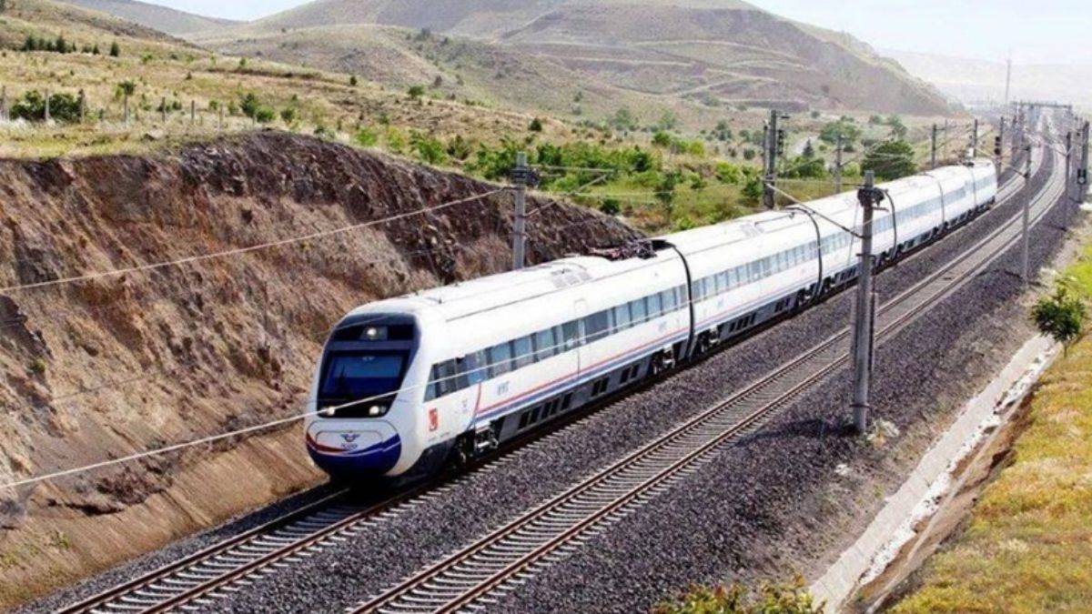 Bakanlık duyurdu: Bayram tatilinde tren yolculuklarında emeklilere indirim