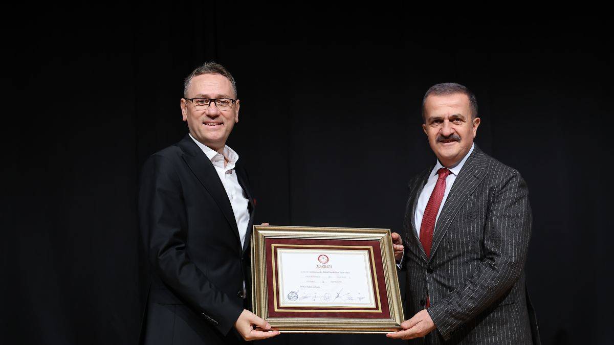 Başkan Kartoğlu mazbatasını aldı