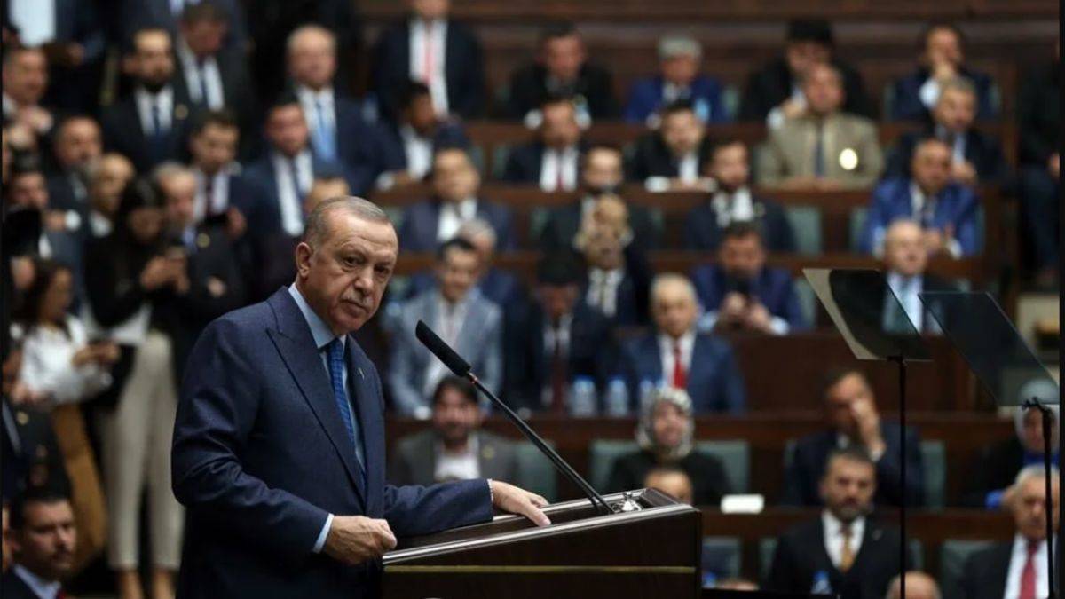 AK Parti eleştirisi: Kökten ve hızla dizayn edilmeli