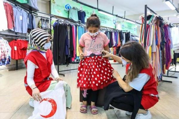 Türk Kızılay'dan ihtiyaç sahiplerine bayramlık yardımı