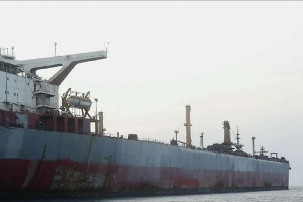 Husiler, İngiltere ve İsrail'e ait 3 geminin vurulduğunu duyurdu