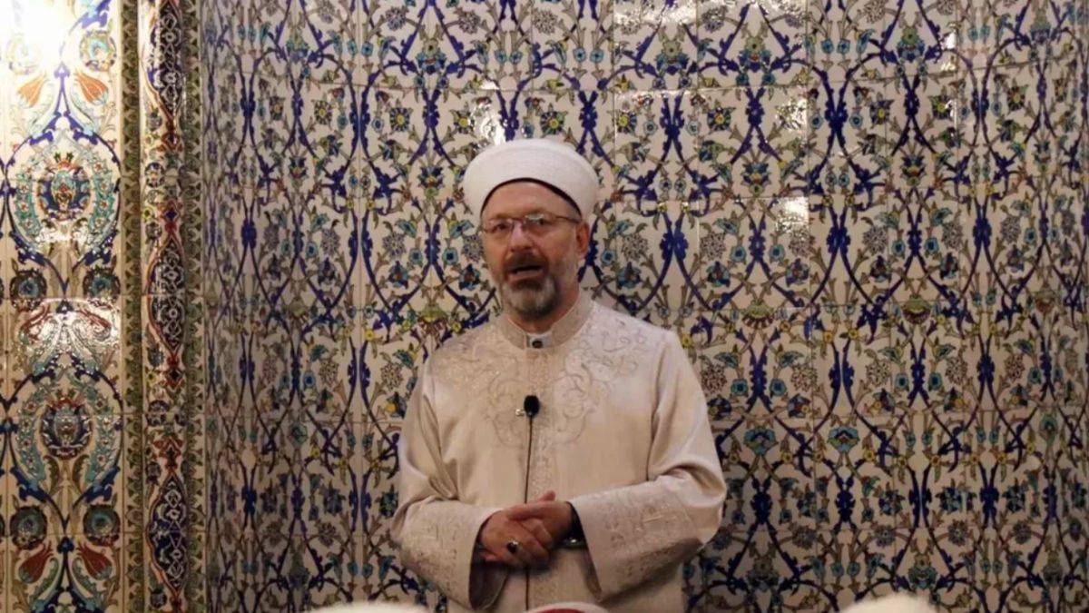 Diyanet İşleri Başkanı Erbaş: Safta herkes eşittir